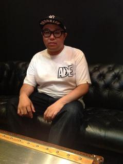 �摜(239x320)�E�g��摜(478x640)