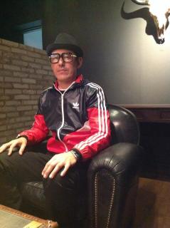 �摜(239x320)�E�g��摜(478x640)